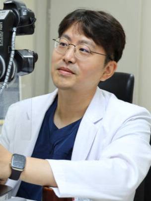 김동현 고려대 병원(안암) 안과 교수. 안암병원 제공