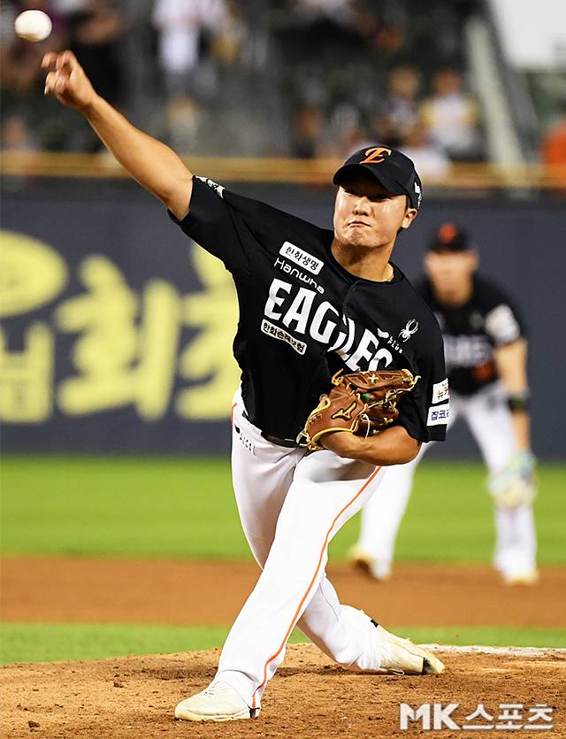 많은 기대를 받고 있는 정우주. 사진=천정환 기자