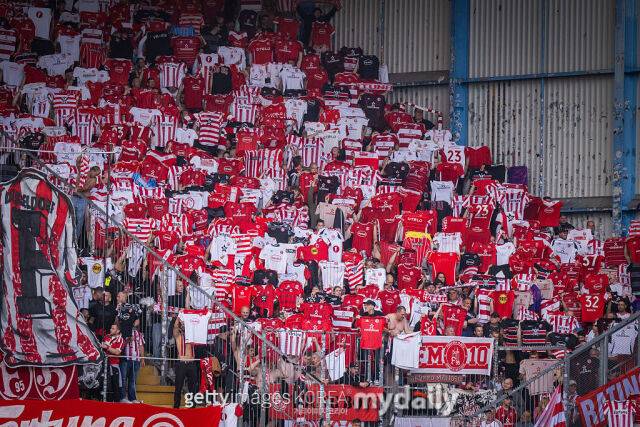 바이스만의 영입을 강력하게 반대한 뒤셀도르프 서포터들. /게티이미지코리아