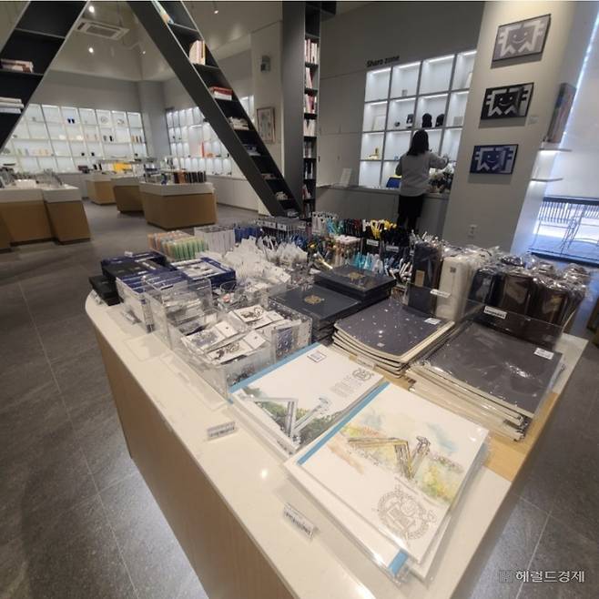 서울대학교 공식 기념품샵 전경. [독자 제공]