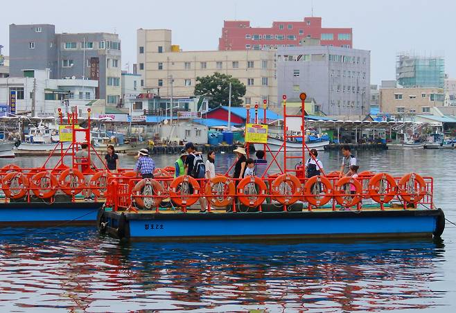송승헌, 송혜교, 원빈이 열연했던 드라마 ‘가을동화’의 대표 아이콘, 속초 아바이마을 갯배