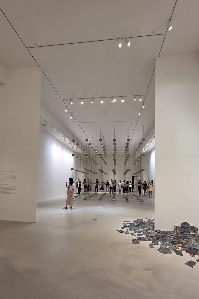 [사진=박현주 미술전문기자] 우리 이토록 작은 존재들 1전시실 전경. *재판매 및 DB 금지