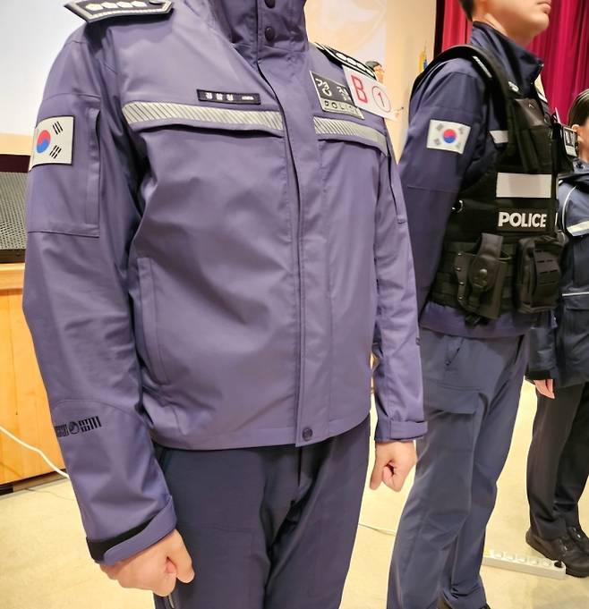 경찰 신형 근무복 시제품. 연합뉴스(독자 제공)