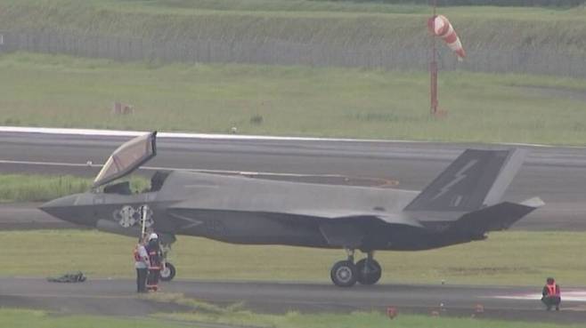 2025년 8월 10일 일본 가고시마공항에 착륙한 영국군 소속으로 추정되는 F-35B 전투기. 출처=엑스