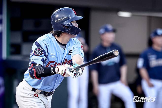 ▲ 타격 부진 끝에 2군으로 내려가 재정비 시간을 가지고 있는 나승엽 ⓒ롯데자이언츠