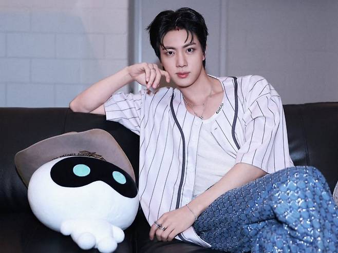 방탄소년단 진, 마이원픽 '2025 2nd 시즌차트' K팝 솔로부문 1위..시즌차트 2연속 1위
