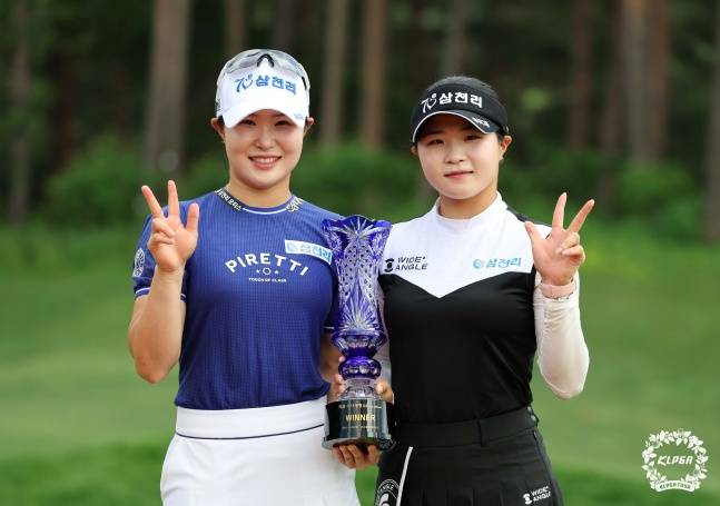 언니 고지우(왼쪽)와 동생 고지원. /사진=KLPGA 제공
