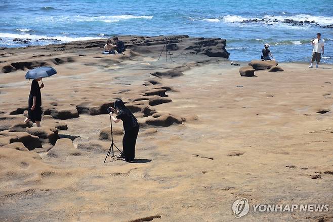 제주 사계해안에서 사진 찍기 [촬영 고성식]