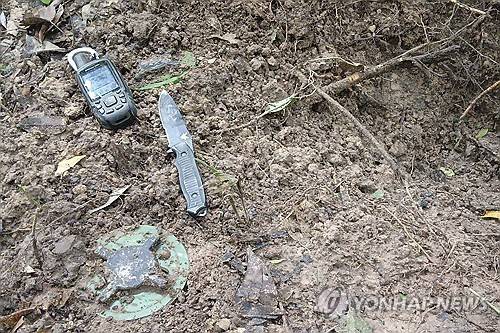 태국군이 발견했다고 주장한 지뢰 [AP 연합뉴스 자료사진. 재판매 및 DB 금지]