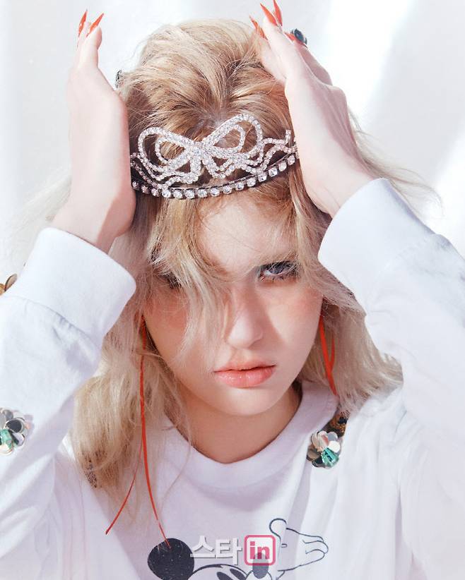 (사진=더블랙레이블)