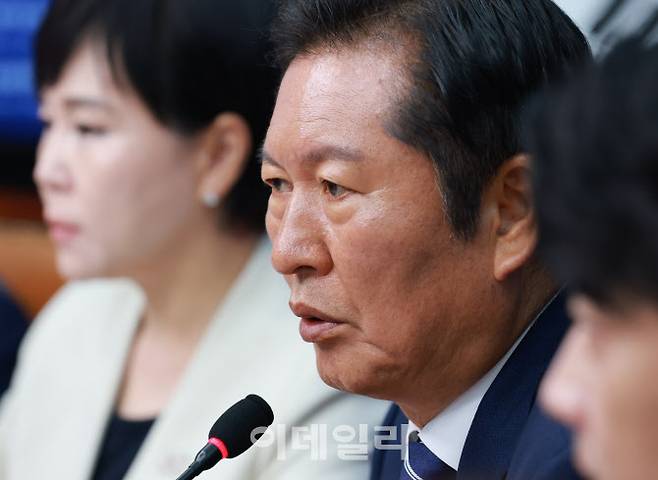 정청래 더불어민주당 대표가 11일 오전 국회에서 열린 최고위원회의에서 모두발언을 하고 있다. (사진=노진환 기자)