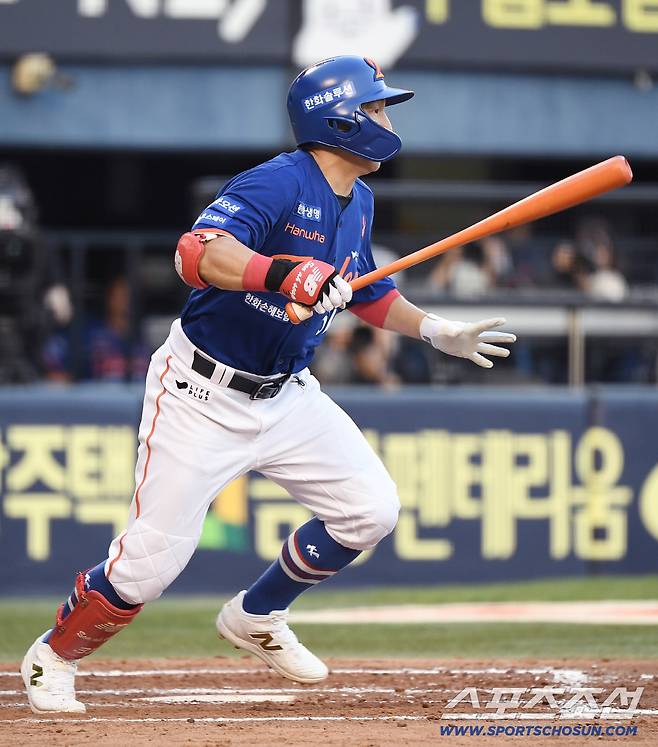 10일 서울 잠실구장에서 열린 한화-LG전. 3회초 1사 2, 3루 손아섭이 1타점 내야땅볼을 치고 있다. 잠실=정재근 기자 cjg@sportschosun.com/2025.8.10/