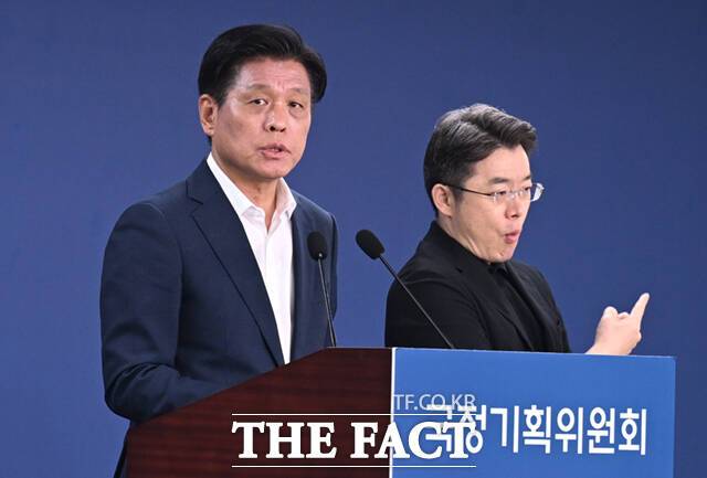 국정기획위원회가 이번 주 활동 기한 종료를 앞두고 정부와 여당이 제시한 국정운영 5개년 계획 보완 사항을 재검토해 대국민 보고 절차를 마무리했다고 11일 밝혔다. 사진은 조승래 국정위 대변인./이새롬 기자