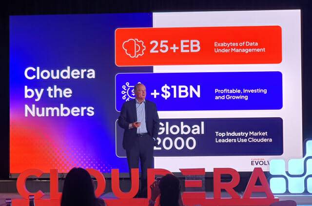 찰스 샌즈버리 클라우데라 CEO가 지난 7일 싱가포르 마리나 베이 샌즈에서 열린 '이볼브25 싱가포르(Evolve25 Singapore)'에 참여했다. (사진=클라우데라)