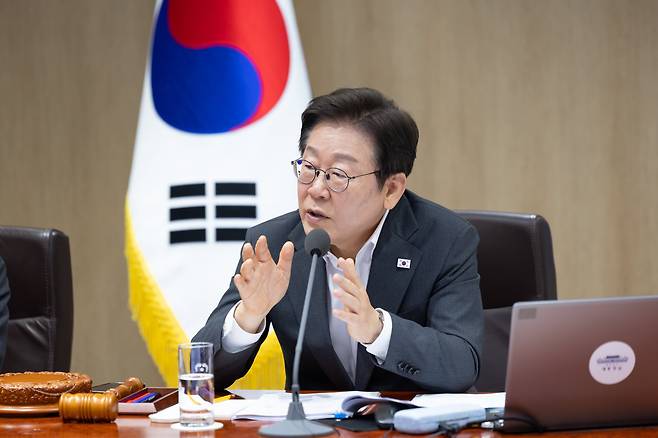 이재명 대통령이 지난달 29일 서울 용산 대통령실 청사에서 열린 국무회의에서 발언하고 있다. /대통령실