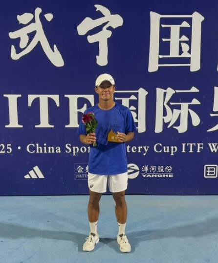 지난 8월초 열린 국제테니스연맹(ITF) 중국 퓨처스대회 단식에서 우승했던 세종시청 소속의 이덕희.