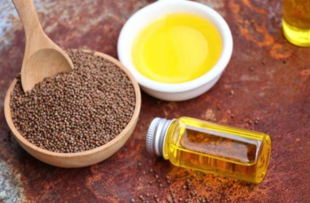 김 교수는 "들기름은 볶지 말고, 밥숟가락 한 숟갈 정도 그대로 먹는 것이 뇌 건강에 도움이 된다"고 밝혔다. 사진은 들기름. [사진=IndiaMART]