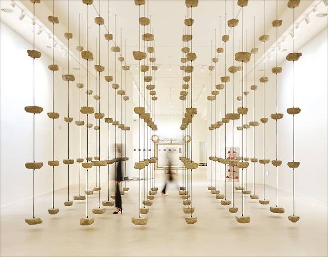 모나 하툼의 ‘Remains to be seen’.   포도뮤지엄 제공