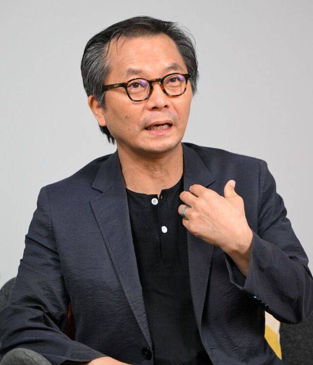 임동규 청현재이 말씀그라피선교회 대표가 최근 서울 여의도 국민일보 스튜디오에서 말씀 쓰기의 유익에 대해 설명하고 있다. 신석현 포토그래퍼
