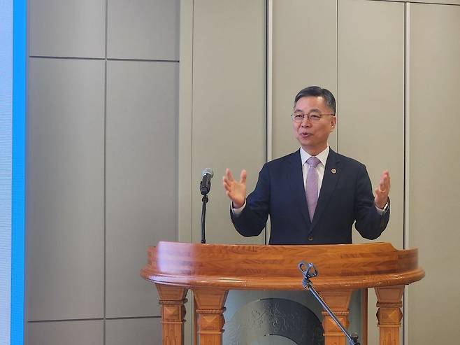 박성규 총신대 총장이 축사를 전하고 있다.