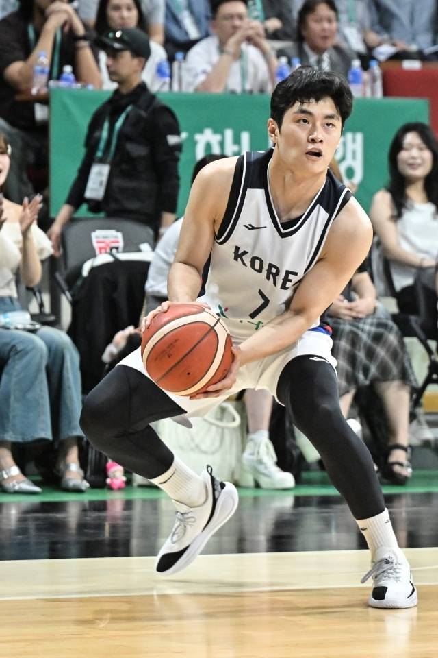 대한민국은 정말 ‘대한민국’답게 승리했다. 무려 22개의 3점슛을 성공시켰고 강력한 압박 수비로 실책 유도, 이를 통해 19점을 더했다. 그 중심에는 ‘눈꽃 슈터’ 유기상이 있었다. 사진=대한민국농구협회 제공