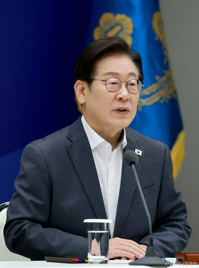 [서울=뉴시스] 고범준 기자 = 이재명 대통령이 1일 서울 용산 대통령실 청사에서 열린 전국 시도지사 간담회에서 발언하고 있다. (대통령실통신사진기자단) 2025.08.01. bjko@newsis.com /사진=고범준
