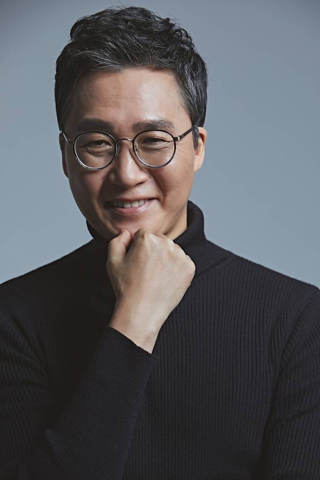 디즈니+ 드라마 ‘파인: 촌뜨기들’에서 천회장 주치의 닥터 김을 연기한 배우 김구택(레오엔터테인먼트)