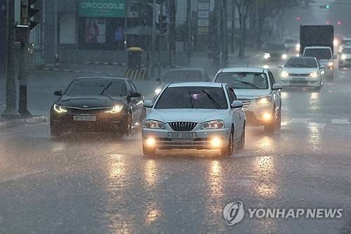 비 내리는 제주 [연합뉴스 제공]