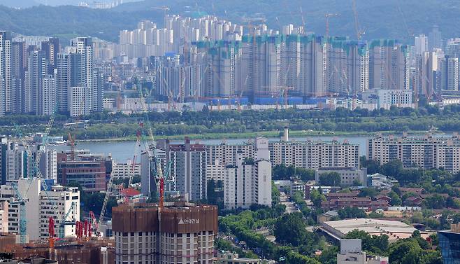서울 남산에서 바라본 서울 아파트 모습. 뉴시스