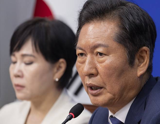 정청래 더불어민주당 대표가 11일 국회에서 열린 최고위원회의에서 발언하고 있다. ⓒ연합뉴스
