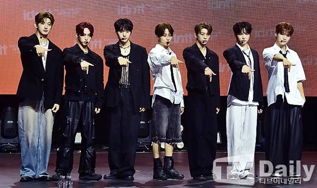아이덴티티 유닛 유네버멧