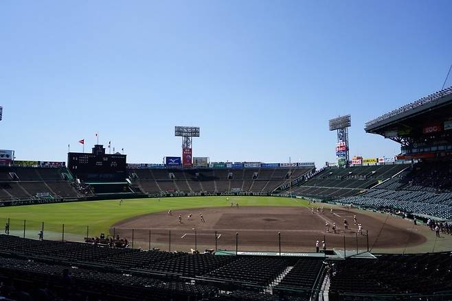 일본 전국고등학교야구선수권대회(고시엔)에 출전 중인 일본 야구 명문 고료고등학교가 최근 불거진 교내 학교 폭력 사건 여파로 기권했다. 사진 연합뉴스