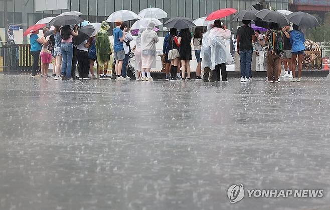 거세게 내리는 비 [연합뉴스 자료사진]
