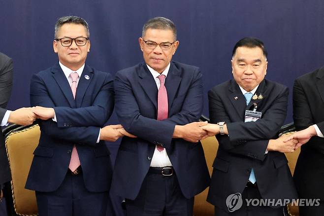 태국-캄보디아 휴전 회담 [로이터 연합뉴스 자료사진. 재배포 및 DB 금지]