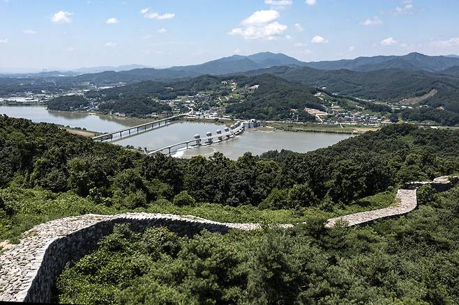 ▲ 여주 파사성은 산성의 역사적 의미와 아름다운 풍경을 품고 있으며 주변에 즐길 거리도 많아 경기도 문화관광의 핫플레이스로 떠오르고 있다./사진제공=여주시