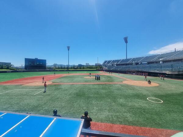 김해고와 소래고가 지난달 24일 오전 제59회 대통령배 전국고교야구대회 32강전을 치르고 있다. /경남야구소프트볼협회