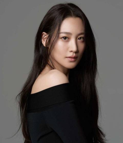 배우 수현이 올해 부산국제영화제(BIFF)의 문을 닫는다. BIFF 제공