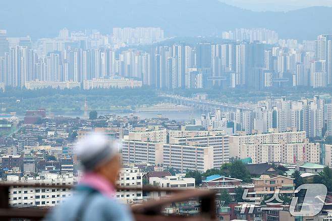 서울 시내 아파트 단지가 보이고 있다. (자료사진)/뉴스1 ⓒ News1 황기선 기자