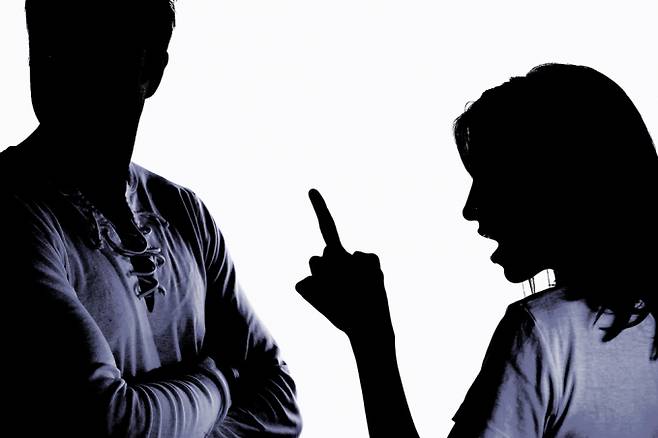 유명 축구 선수가 교제 중 바람을 피워 헤어지게 된 여성 사연자 사연이 공개됐다. /자료사진=클립아트코리아