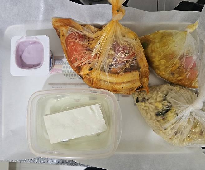 자체 개발한 7중 필터로 떡볶이, 카레, 라면, 요거트 등 냄새가 강한 제품을 처리할 때에도 타사 경쟁 제품에 비해 악취를 획기적으로 잡았다. 채상우 기자