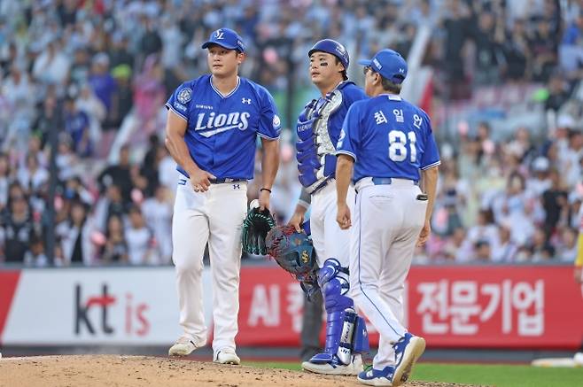 삼성 라이온즈 최원태가 10일 수원 케이티위즈파크에서 열린 2025 KBO리그 정규시즌 kt 위즈와의 원정 경기에서 마운드를 내려가고 있다. 삼성 라이온즈 제공