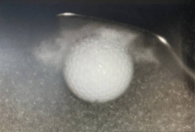 임팩트 순간 물방울이 터지는 모습. 사진 제공=핑골프