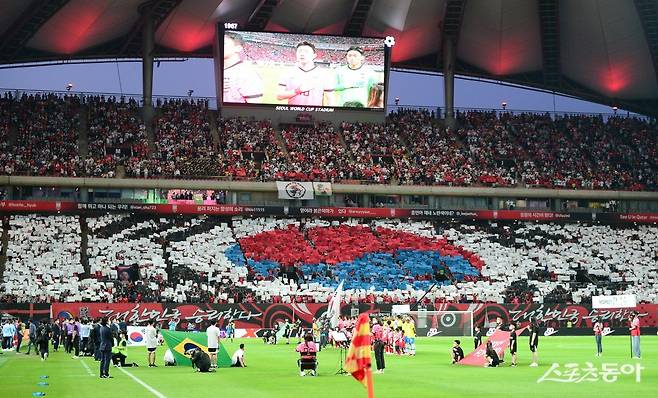 한국축구대표팀이 올해 10월 10일 서울월드컵경기장에서 브라질과 친선경기를 치를 것으로 보인다. 내년 6월 2026북중미월드컵을 앞두고 보완해야 할 점을 찾을 수 있는 기회다. 사진은 2022년 6월2일 서울월드컵경기장에서 열린 브라질전. 당시 한국은 브라질에 1-5로 패했다. 스포츠동아DB