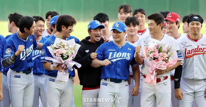 [영상]'오승환의 배터리 이지영, 삼성맨 변신(?)' 장난인줄 알았더니 '캡틴 구'의 배려였다니