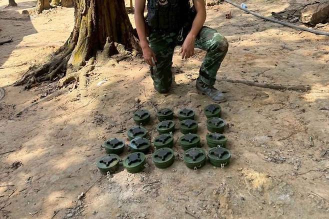 태국군이 캄보디아 국경지대에서 찾아낸 지뢰 [방콕포스트 홈페이지 캡처. 재판매 및 DB 금지]