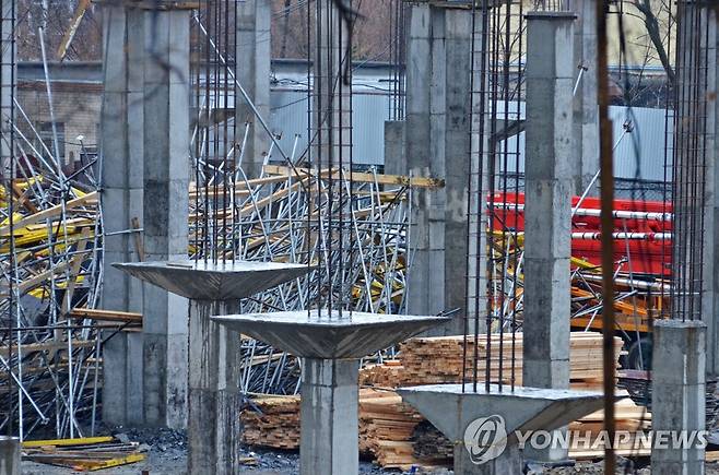 2012년 건설 중 붕괴한 블라디보스토크 교량. 당시 북한 노동자 2명이 다쳤다 [타스=연합뉴스 자료사진. 재판매 및 DB 금지]