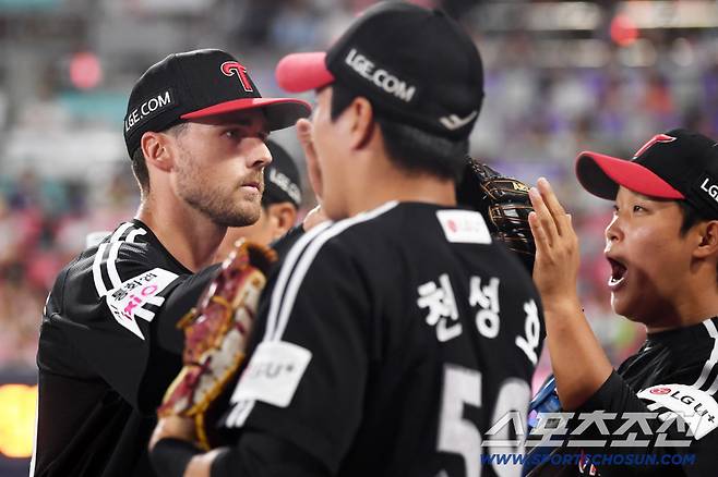 12일 수원KT위즈파크에서 열린 KBO리그 KT 위즈와 LG 트윈스의 경기. LG 톨허스트가 5회까지 무실점 호투를 펼치고 있다. 수원=박재만 기자 pjm@sportschosun.com/2025.08.12/