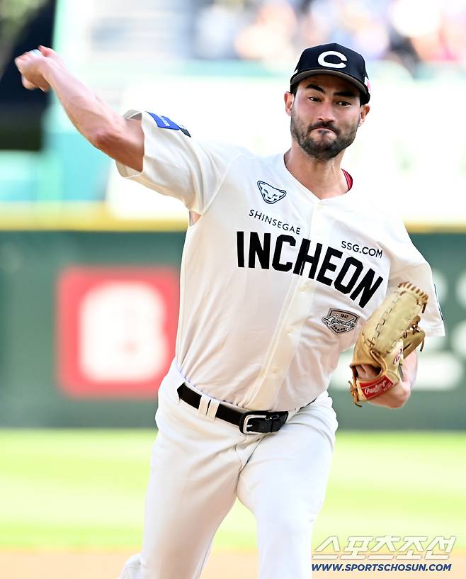 29일 인천SSG랜더스필드에서 열린 한화와 SSG의 경기, SSG 선발투수 화이트가 역투하고 있다. 인천=허상욱 기자wook@sportschosun.com/2025.06.29/