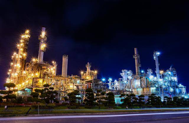 여수국가산업단지 야경. 여수시 제공