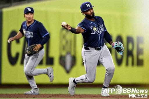 3루수 카미네로는 4회말 수비 상황에서 뜬공 타구를 시야에서 놓쳤고, 이는 결국 포수 실책으로 이어졌다. 사진(美 새크라멘토)=ⓒAFPBBNews = News1